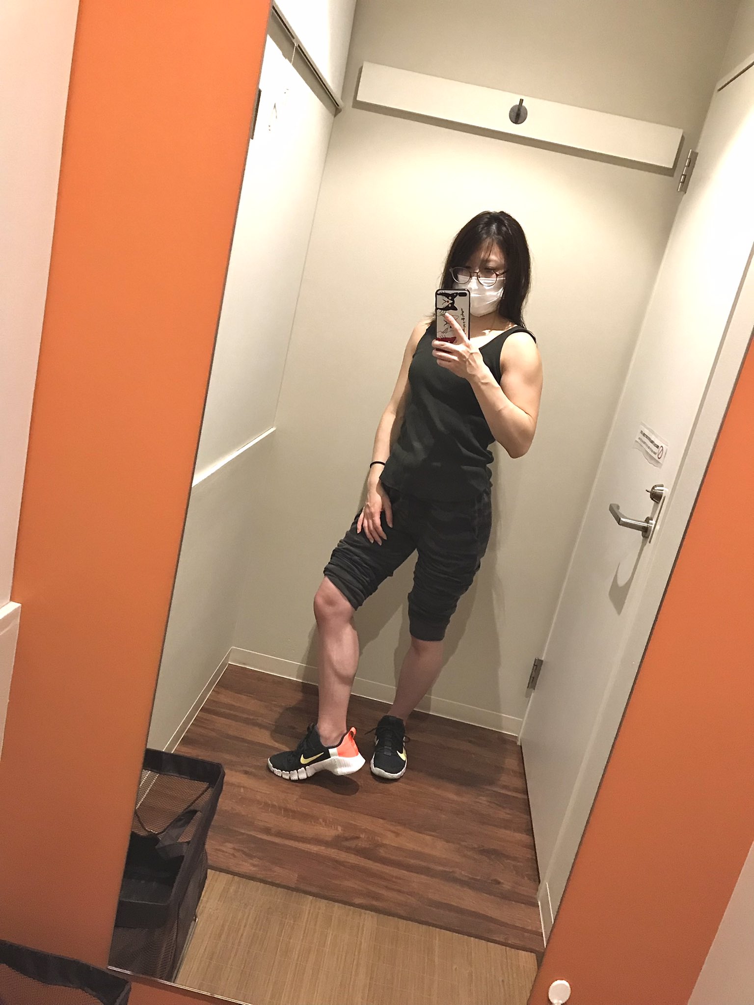 マユナ ダンバース タンクトップが似合うと言われる かっこいい女性になりたいのです 肩も腕も脚もまだまだですね 筋トレ女子 筋肉女子 三角筋 ふくらはぎ ヒラメ筋 T Co B1lxpmf0zd Twitter