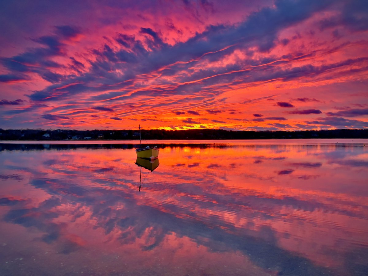 dariusaniunas's tweet image. Today’s sunrise is on fire!! Eastham, Cape Cod. #capecod #StormHour #sunrise