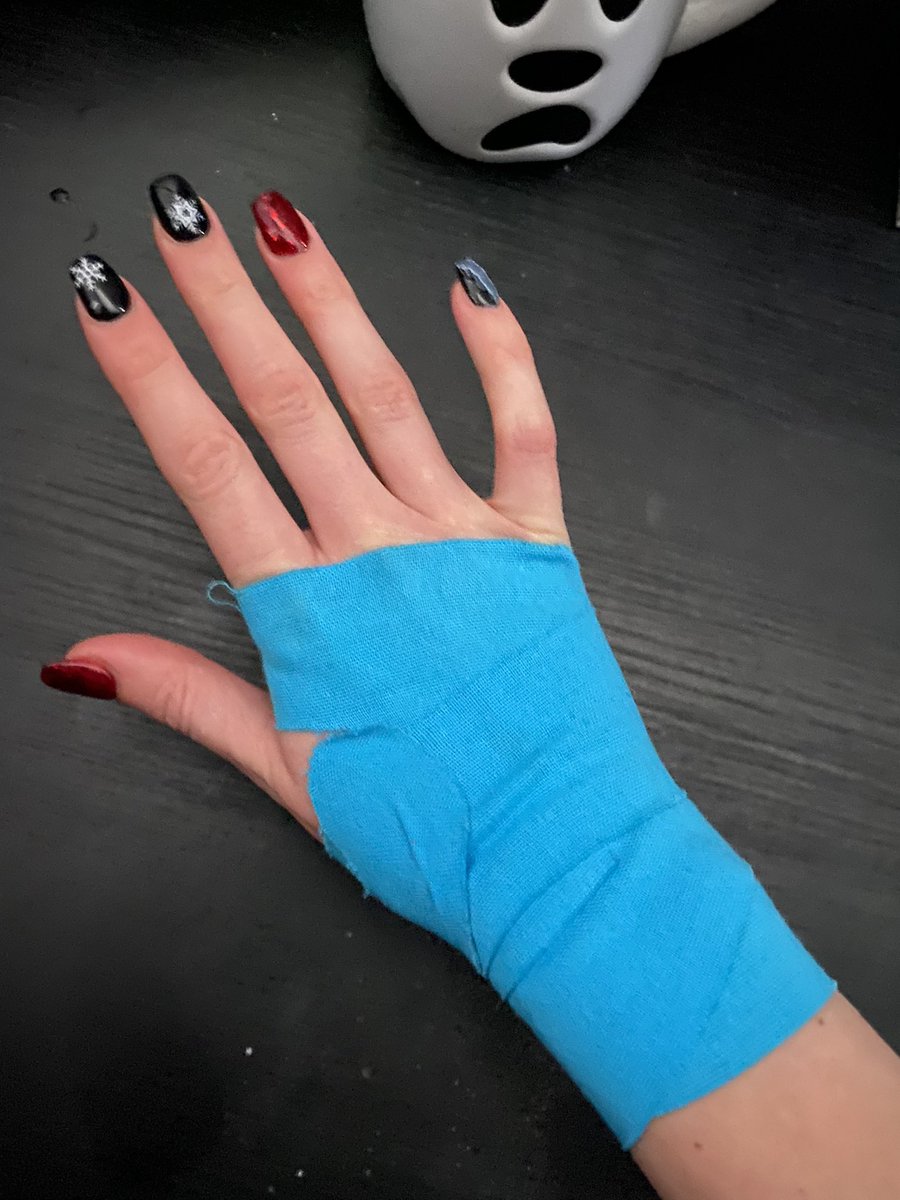 Jezza182's tweet photo. First session of physio for my hands yesterday. Looking at building wrist strength and options to support my unstable wrist joints. #LifeWithEDS https://t.co/y02opFr2jP