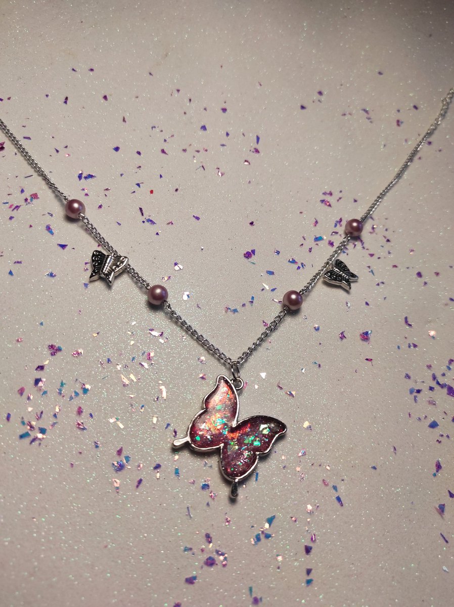 _cor_cordium's tweet photo. BTS "Butterfly" uv resin necklace🦋💜
#BTS #btsoninstagram #ARMY https://t.co/UrhNmqqw9s