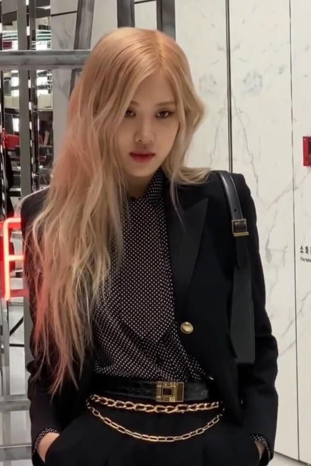 serenannguyen's tweet image. Thứ hạng trên Twitter ổn còn AM thì chưa biết sao. Mn đừng nản cố gắng kéo gap thì vẫn còn cơ hội nhé! Bỏ cuộc sớm là k có làm được gì đâu 😙. I vote #MAMAVOTE ￼ #rosé