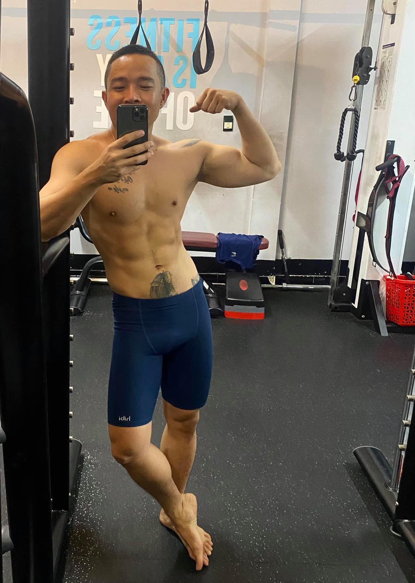 cap_hf's tweet photo. Gym đi cả nhà https://t.co/wH4buITEdw