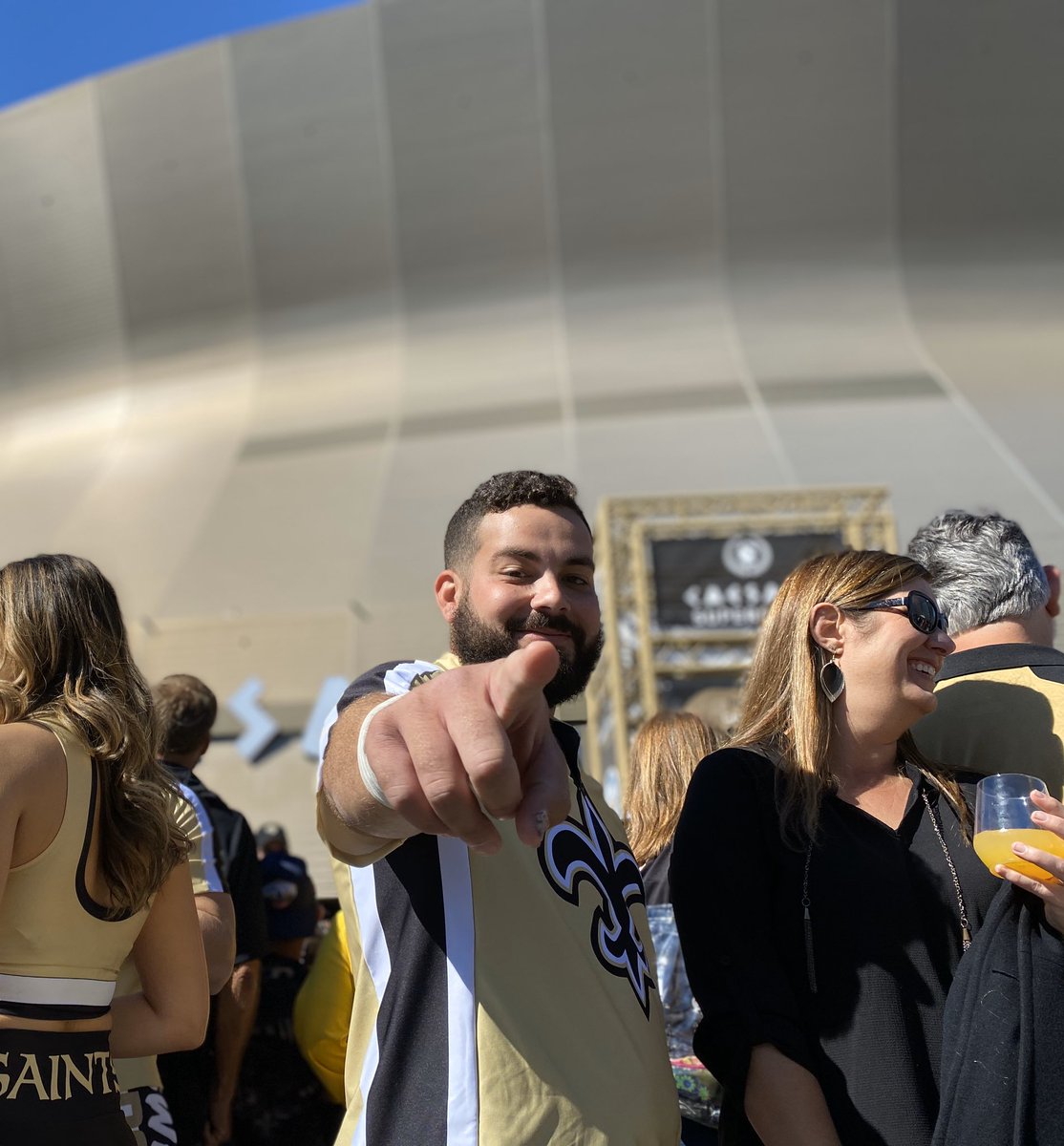 djmunkiec's tweet photo. @Saints @saintskrewe @Entergy #Saintskrewe is fun to watch and great way to hype the crowd https://t.co/YPziG4CXry
