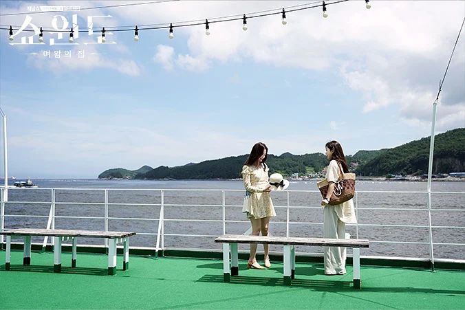 mongnoonaa's tweet photo. Still cuts - #ShowWindowEp1 & #ShowWindowEp2
Two person with different aura😏
#SongYoonAh #송윤아 #JeonSoMin
#ShowWindow #쇼윈도 #쇼윈도여왕의집 https://t.co/djxVG6QERs https://t.co/kihn5ldx5A