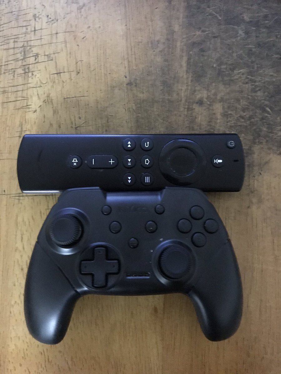 Wes_B_Leno's tweet image. This is dope, I’m buying another. #Switchaccessories #NintendoSwitch #Minicontroller