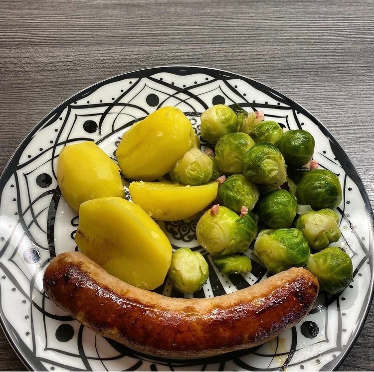 diekuchemex's tweet photo. BCP (Bi Si Pi)⁠
Bratwurst, coles y papas.⁠
Simplicidad y calidad, una deliciosa cena que tendrás lista en minutos.⁠
https://t.co/8J6PjBPLBk
#DieKüche #coldebruselas #papa⁠ #FelizMiercoles https://t.co/9FmXnA8eiF