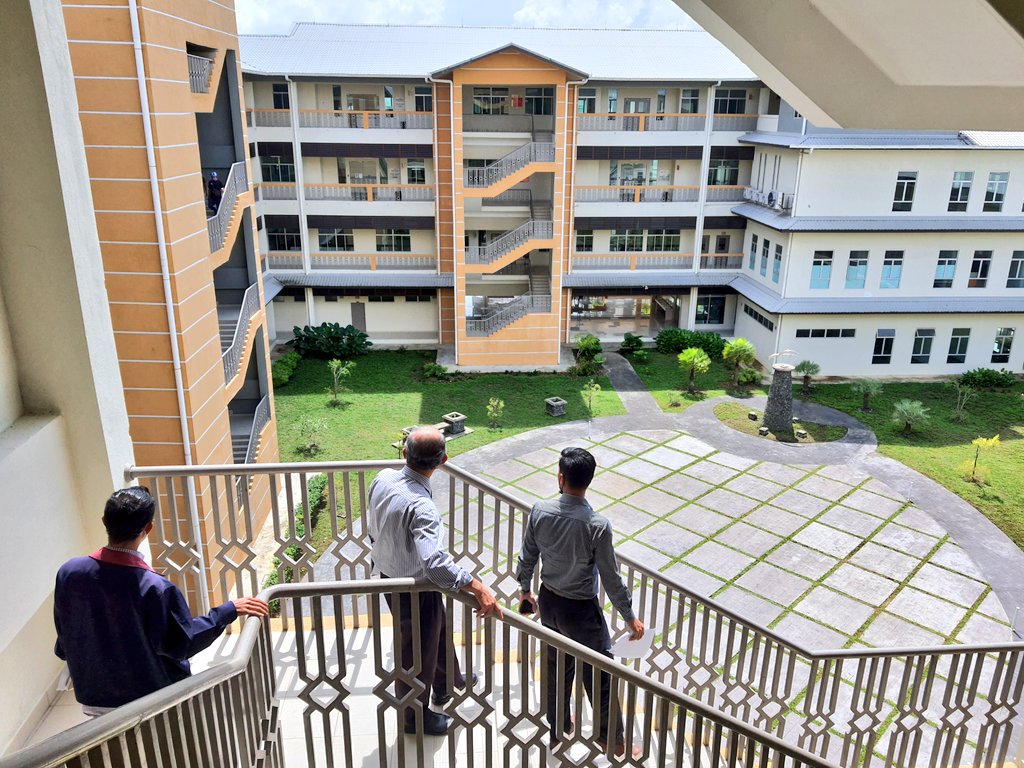 Mesyuarat pemantauan kecacatan bil.10 projek Politeknik Hulu Terengganu. #PHT #JKR  <a href="/TeamProjekTrg/">PasukanProjekTrg</a> <a href="/JKRTerengganu/">JKR Terengganu</a> <a href="/PHTRG/">polihulutrg</a> <a href="/yusufghani200/">تذكرة</a> <a href="/baharuddinali4/">Baharuddin Ali</a>