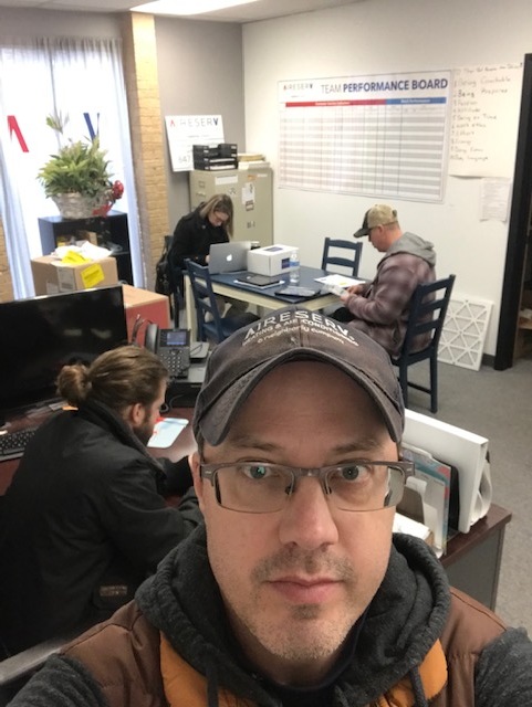 AireservOf's tweet photo. AireServ having our weekly team meeting! We do all we can to better serve our customers, we live our code of values.
https://t.co/OPxNFV4ayf (847)794-8118
#hvac #hvaclife #codeofvalues #customerservice #hvacservice #furnaceservice #furnaceinstalls https://t.co/MmhbAu14zy