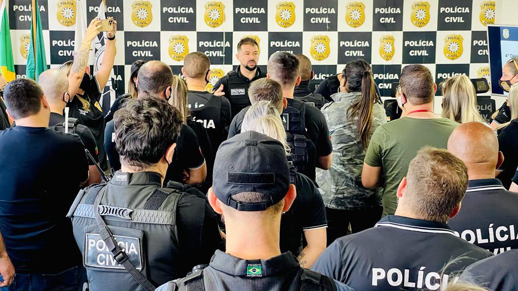 delmariosouza's tweet photo. PC/DPM - 2ªDPRM - 
4ªDP/CANOAS
Com apoio da SUSEPE 

OPERAÇÃO BLACKMAIL

CONTRA GOLPISTAS do GOLPE DA CASA

Em andamento

4 presos até o momento https://t.co/LESTwpHaUG