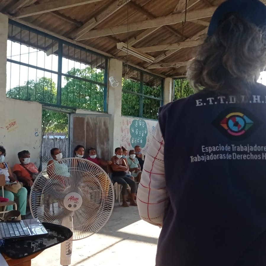 EspacioDdhh's tweet photo. En el territorio se necesita protección.
Acompañamos a la comunidad del Guayabo - Santander
Taller de análisis de riesgos y mecanismos de autoprotección.
ETTDDHH presente en los territorios. https://t.co/8ZMiD5Bovg