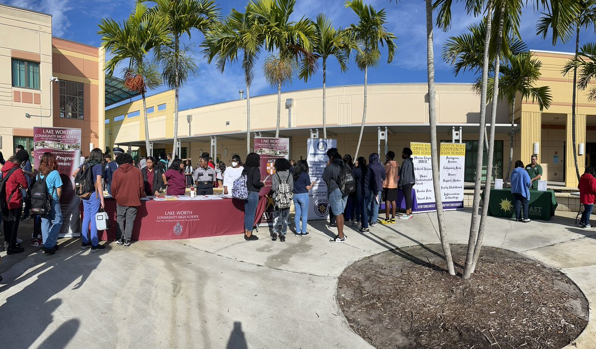 pcosme1908's tweet photo. Thank YOU, @PSMSdance, for helping to organize our 1st ever high school choice fair during our 8th grader’s first hour!!!
#ItsOurTime2Shine #FeederPatternGoodness https://t.co/lkp9ZbtAWT