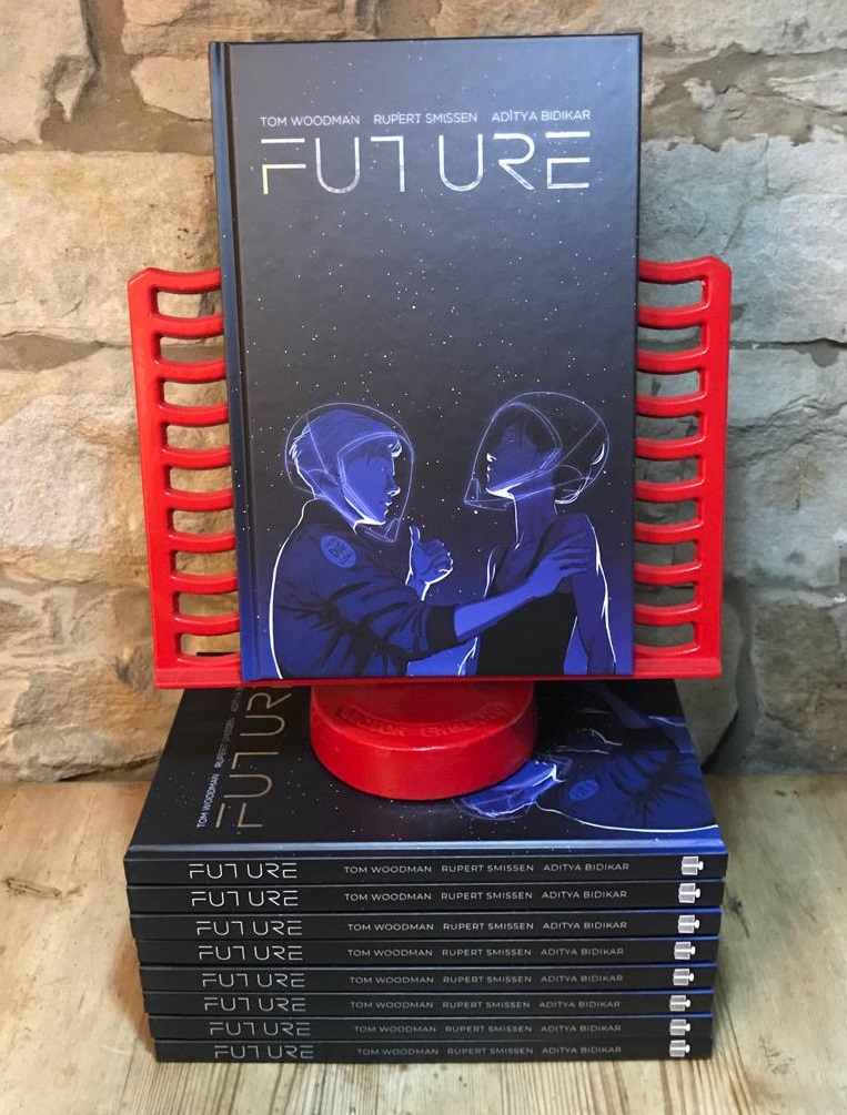 futurethecomic's tweet photo. Oh no, you don't have a Christmas present for *X* yet?

SOLUTION! Future - the Graphic Novel (https://t.co/KQeNeMYl0E) - beautifully reviewed as you can see in the image below.

Time has run out for the last astronaut. https://t.co/uHuhbJUWmj