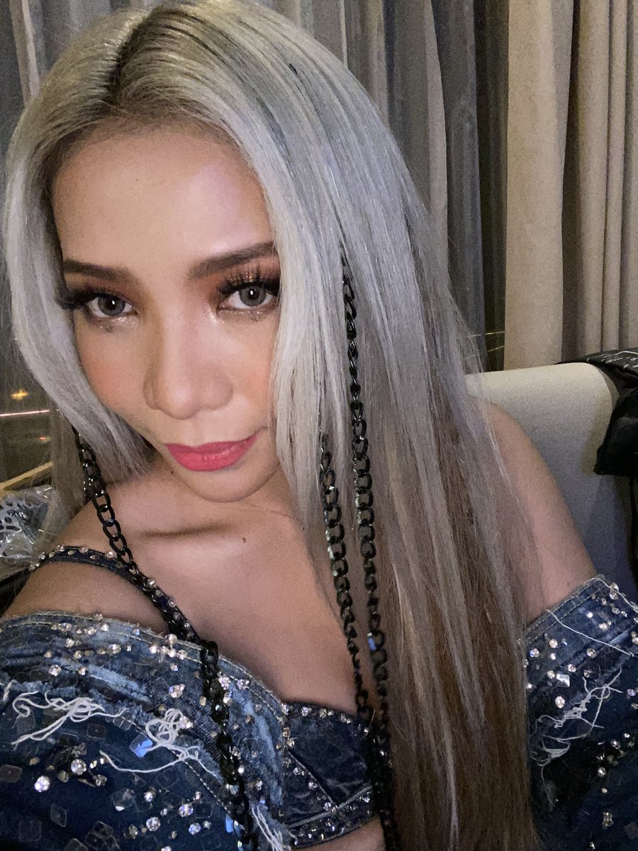 4SISTERS_Irene's tweet photo. Yay! This is it! Our 1st ever business venture, The “DOLLies” Lipstick. 💄DM for orders. Limited Edition Only. #4thImpact #IRENE #makeupline #DOLLies https://t.co/65eVjZp8DC