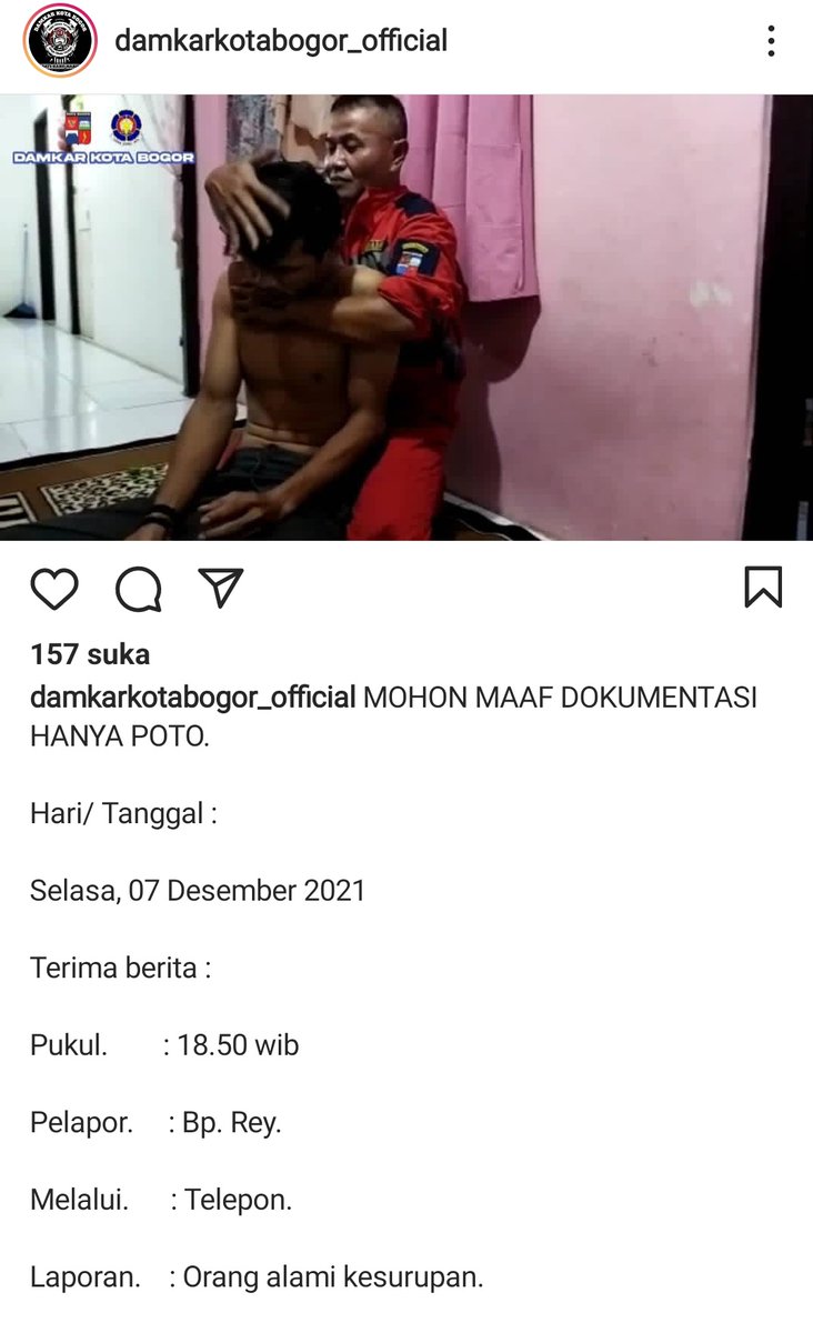 Ada yang kesurupan Manggil orang pinter❌ Minta tolong damkar✅