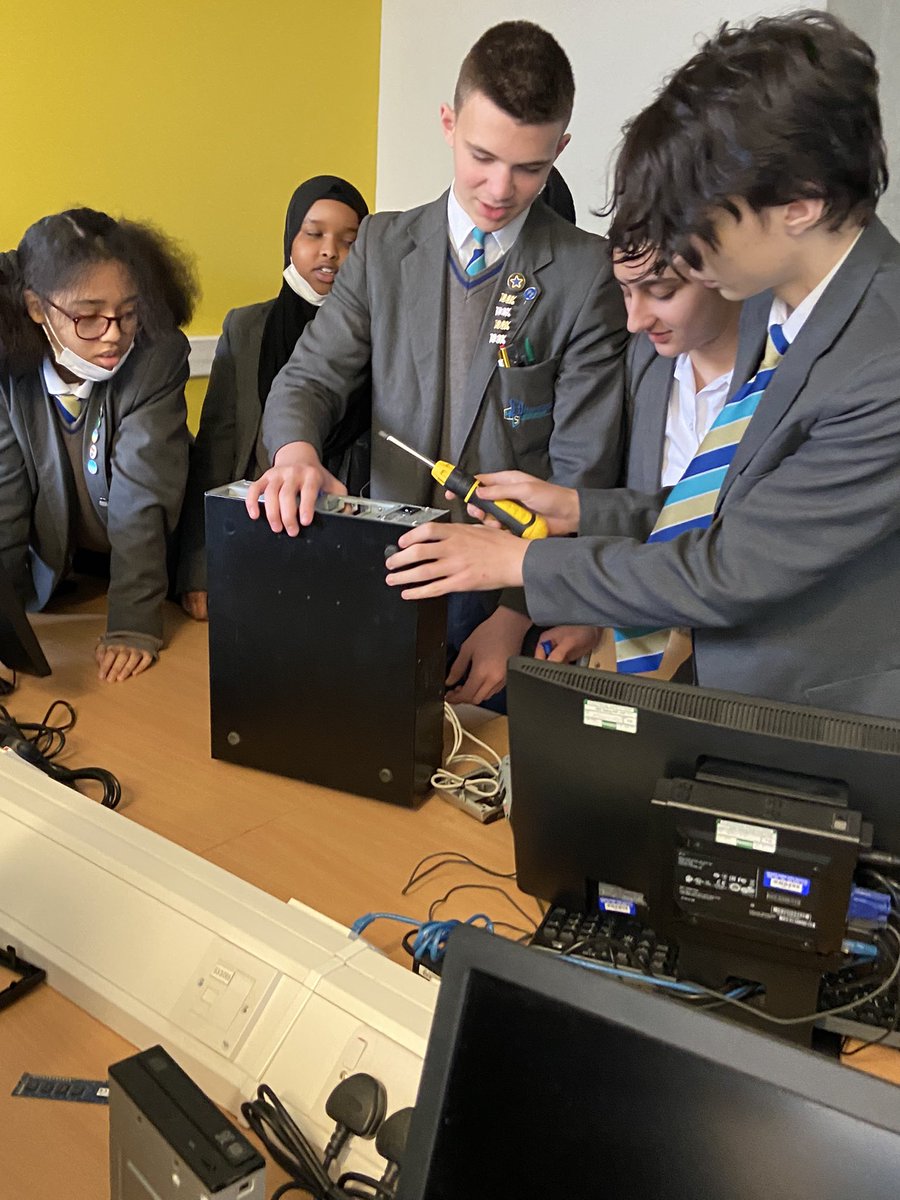 MrGCompSci's tweet photo. This morning in Computing we are getting to grips with the hardware (literally). Two computers stripped and components labelled to help understand them! Now for an afternoon of Cyber #computing #SEARCHforSUCCESS @HHSHaringey https://t.co/V1qplpM8d1