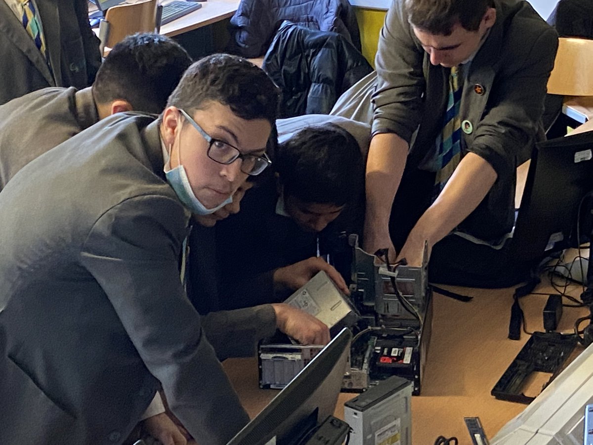 MrGCompSci's tweet photo. This morning in Computing we are getting to grips with the hardware (literally). Two computers stripped and components labelled to help understand them! Now for an afternoon of Cyber #computing #SEARCHforSUCCESS @HHSHaringey https://t.co/V1qplpM8d1