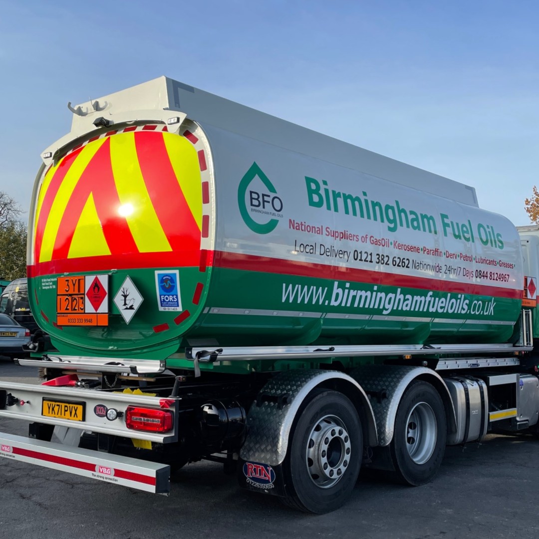 Metamarkuk's tweet photo. Angel Signs &amp; Graphics used our M7-A and RF7 to wrap this oil tanker. A great standout wrap that will definitely be noticed on the roads! #metamarkeverywhere #metamarkuk #oiltanker #oiltankerwrap #cabwrap #carwrapper #vinylwrap https://t.co/INcQUI9uUx