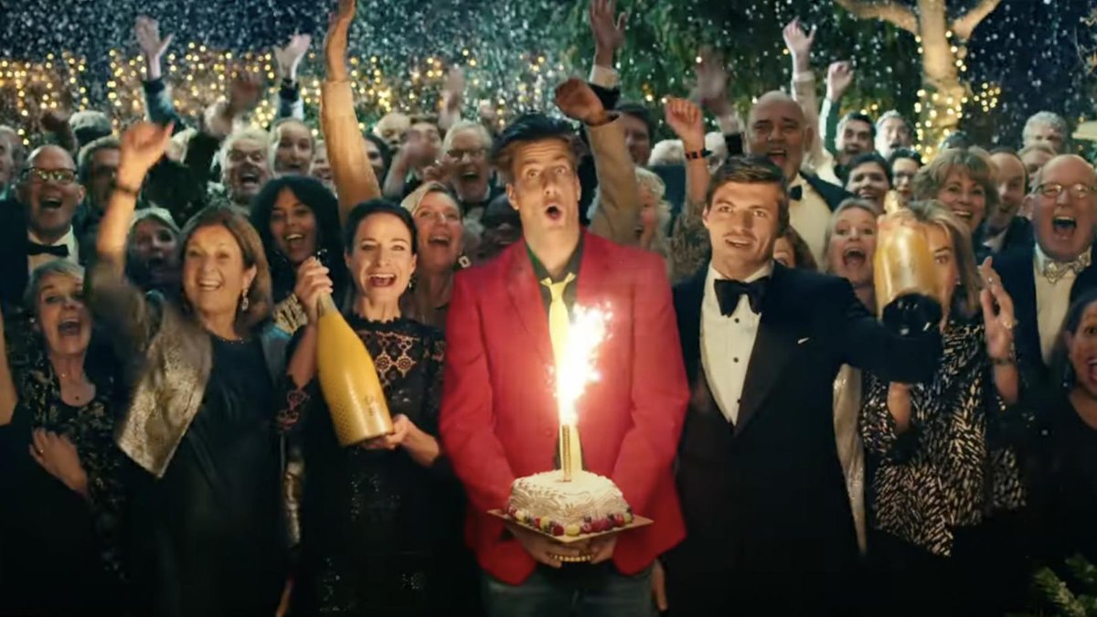 Deskundigen wijzen Jumbo aan als kerstwinnaar van 2021 - Direct na Sinterklaas lanceerden zes supers hun kerstcommercial. Dit is de analyse van communicatiedeskundigen. adformatie.nl/campagnes/desk… #kerst