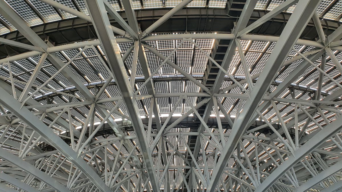 The #sustainability pavilion exports #renewableenergy to other #EXPO2020 buildings. 👏👏
Total annual clean energy generation is estimated at ~4 GWh! ☀️It is no surprise that the sustainability pavilion is a key anchor of the @expo2020dubai sustainability concept.