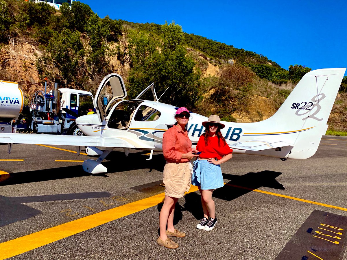 KerbySiemsen's tweet photo. Quick #hamiltonisland day trip with some super GPs #flyingdoc #gplife https://t.co/njCF9EE6TV