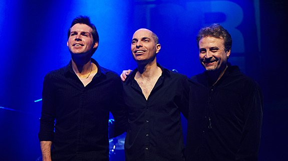 UK Jazz News (@londonjazz) on Twitter photo Three musical heroes at <a href="/pizzajazzclub/">PizzaExpress Live</a> this Saturday 11 Dec: <a href="/TimGarlandMusic/">Tim Garland</a> + <a href="/asafsirkis/">Asaf Sirkis</a> + <a href="/GwilymSimcock/">Gwilym Simcock</a> !! pizzaexpresslive.com/whats-on/tim-g… Three musical heroes at <a href="/pizzajazzclub/">PizzaExpress Live</a> this Saturday 11 Dec: <a href="/TimGarlandMusic/">Tim Garland</a> + <a href="/asafsirkis/">Asaf Sirkis</a> + <a href="/GwilymSimcock/">Gwilym Simcock</a> !! pizzaexpresslive.com/whats-on/tim-g…