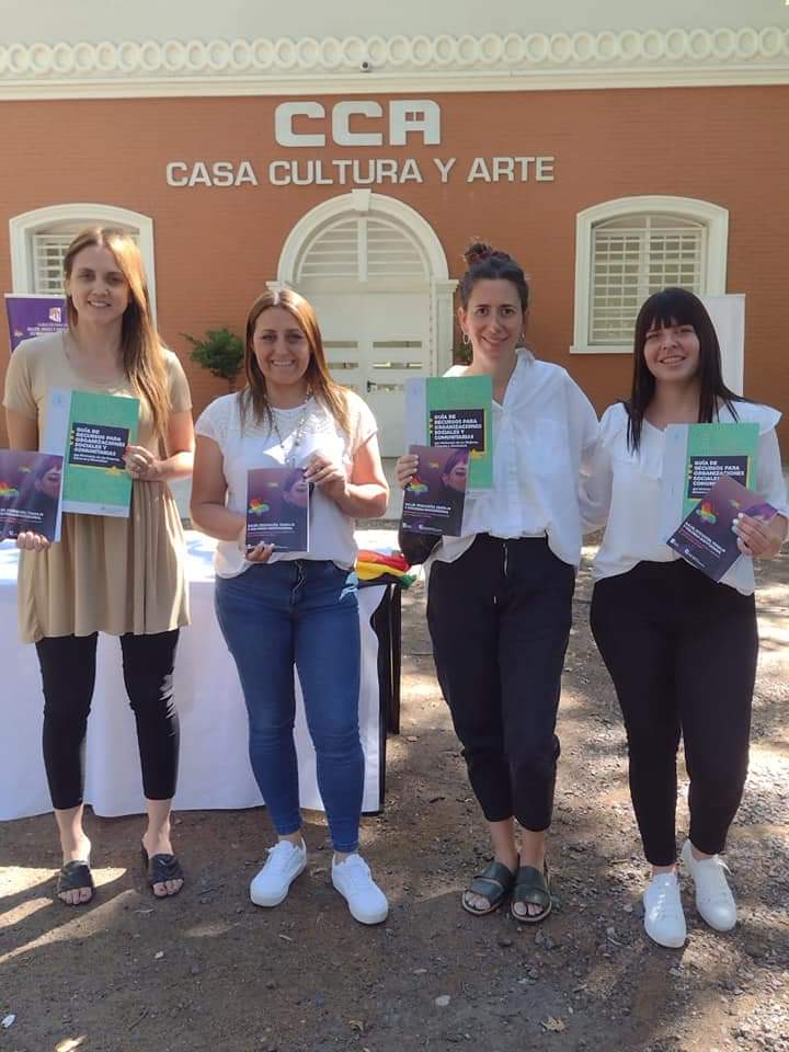 ElyFarese's tweet photo. En el marco del Programa #GenerAR del @MinGenerosAR  y en articulación con la #MesaLocal de #MalvinasArgentinas, presentamos el cuadernillo "Salud, Educación, Trabajo y Violencia Institucional: Herramientas para el acceso a derechos de la población LGBTTBIQ+ https://t.co/VZYhhFaB4V