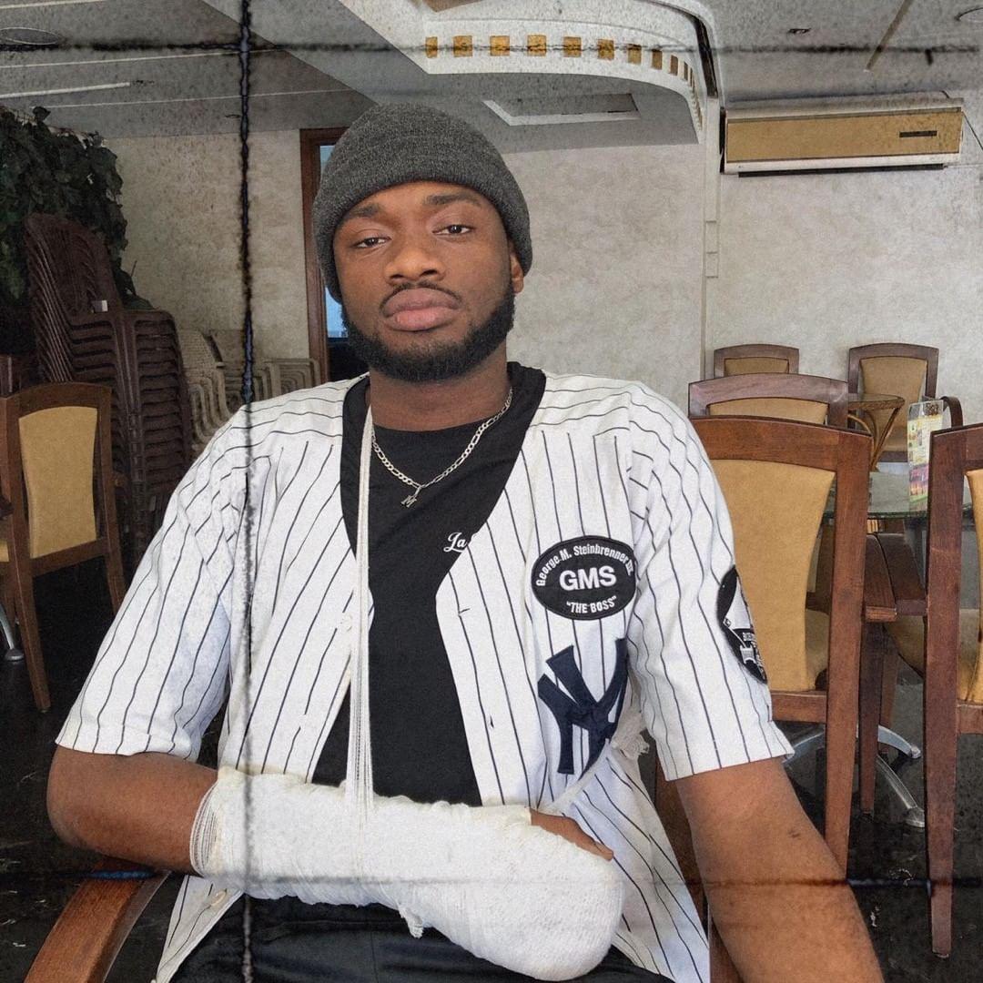 MelvinTrix241's tweet photo. 1/10
il y'a un 1an jour pour jour, après une altercation violente de groupe, je perdais l'usage de ma main droite (fracture),je me suis retrouver à prendre une tonne d'anti douleur et d'autre médoc prescrit par le médecin... https://t.co/N2WinDVn5N
