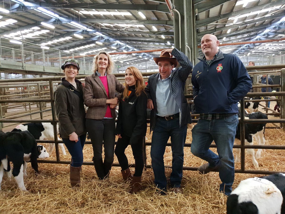 FarmersOfTheUK's tweet photo. Moving on to 2019 & we ran an auction to support a #SuicidePrevention charity with through #RearingToGo , with the help of great friends incl auctioneers & supported by @FeedForGrowth & @DairygoldCo_Op it raised much needed funds for @TeacTom https://t.co/9eps8Bz9Z2