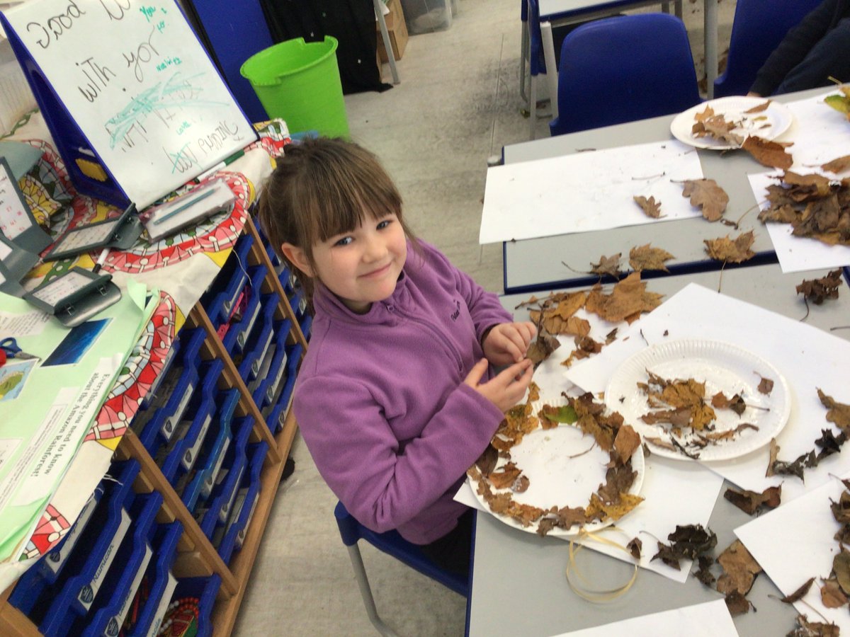 RP_Forest_sch's tweet photo. More festive fun at indoor forest school. https://t.co/wcNKuQ6uEa