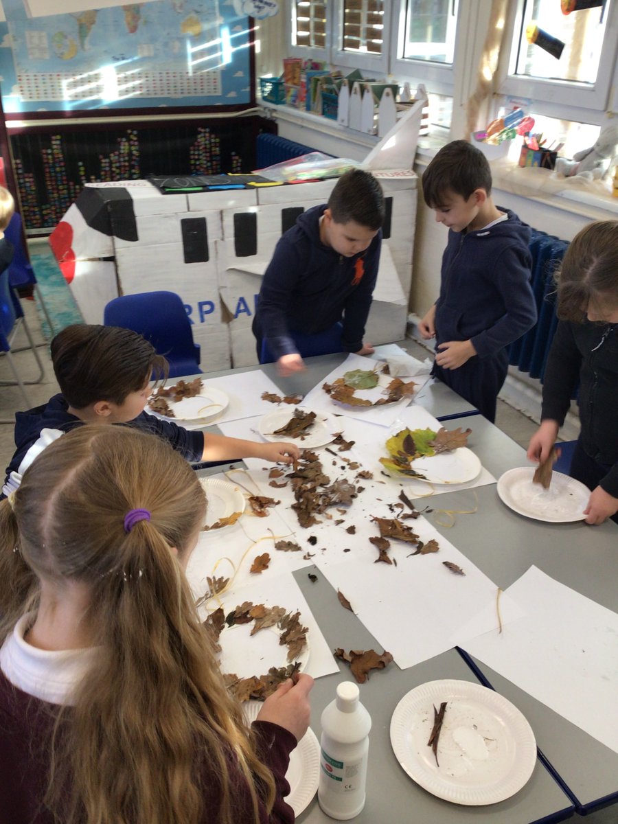 RP_Forest_sch's tweet photo. More festive fun at indoor forest school. https://t.co/wcNKuQ6uEa