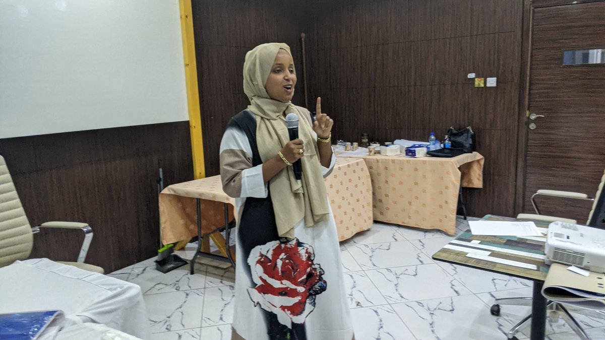 AbeerFoundation's tweet photo. Our Board Member @Sahra_Noor shares her experience and process for  @hellocaafi with the @UNDPSomalia @SIMADiLab accessibility tech innovation #hackathon participants in #Mogadishu #Somalia #DisabilityInclusion #DisabilityTech https://t.co/U7NWe98rUA