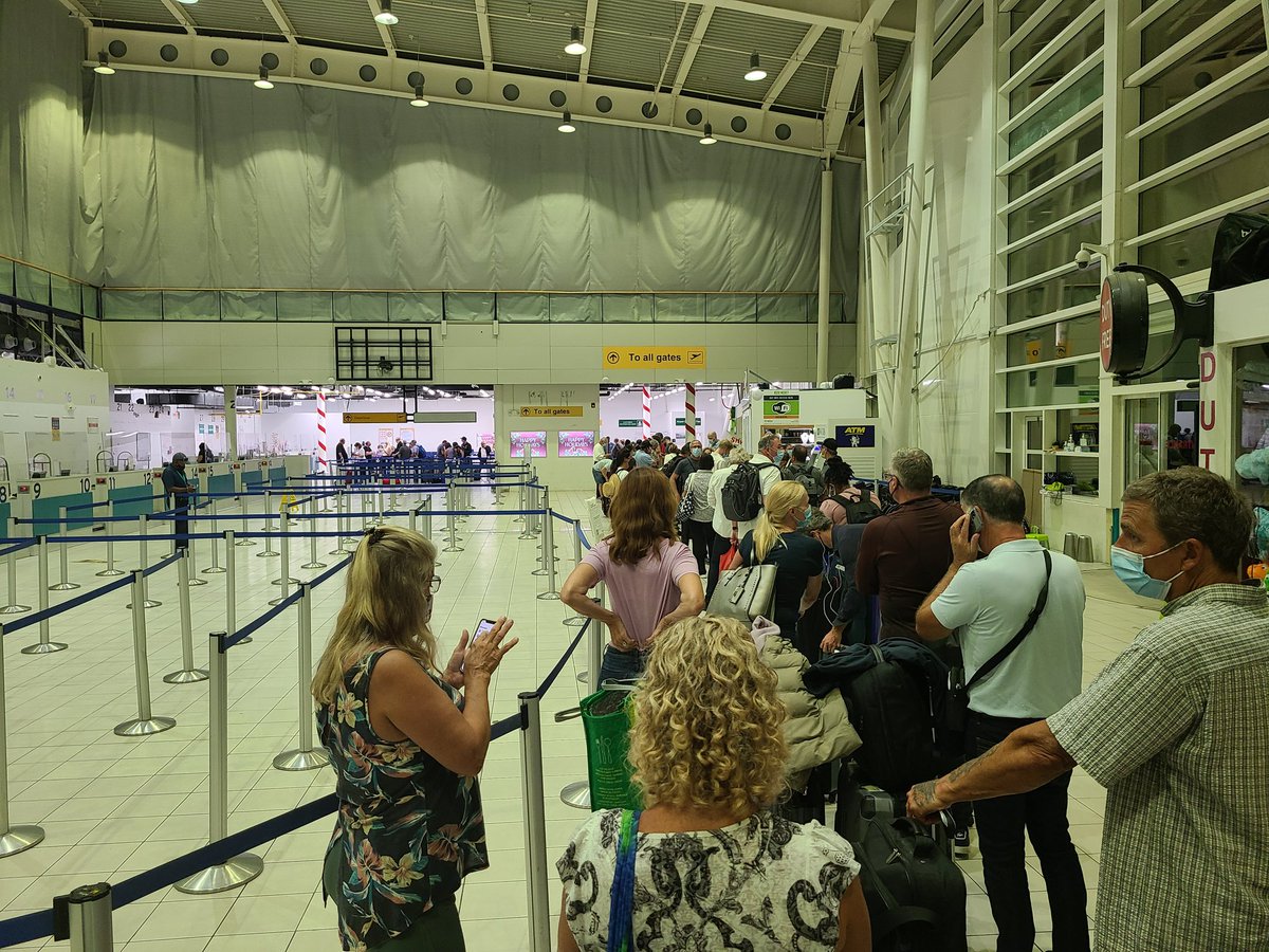 Johnj196's tweet photo. @WestJet XSM to Toronto cancelled last night and delayed from 7am to 8am this morning. Local time 8:25am and flight is not even on the departures screen. What's going on!? #flight #Toronto #sintmartin #XSM https://t.co/SwPw9OfvxO