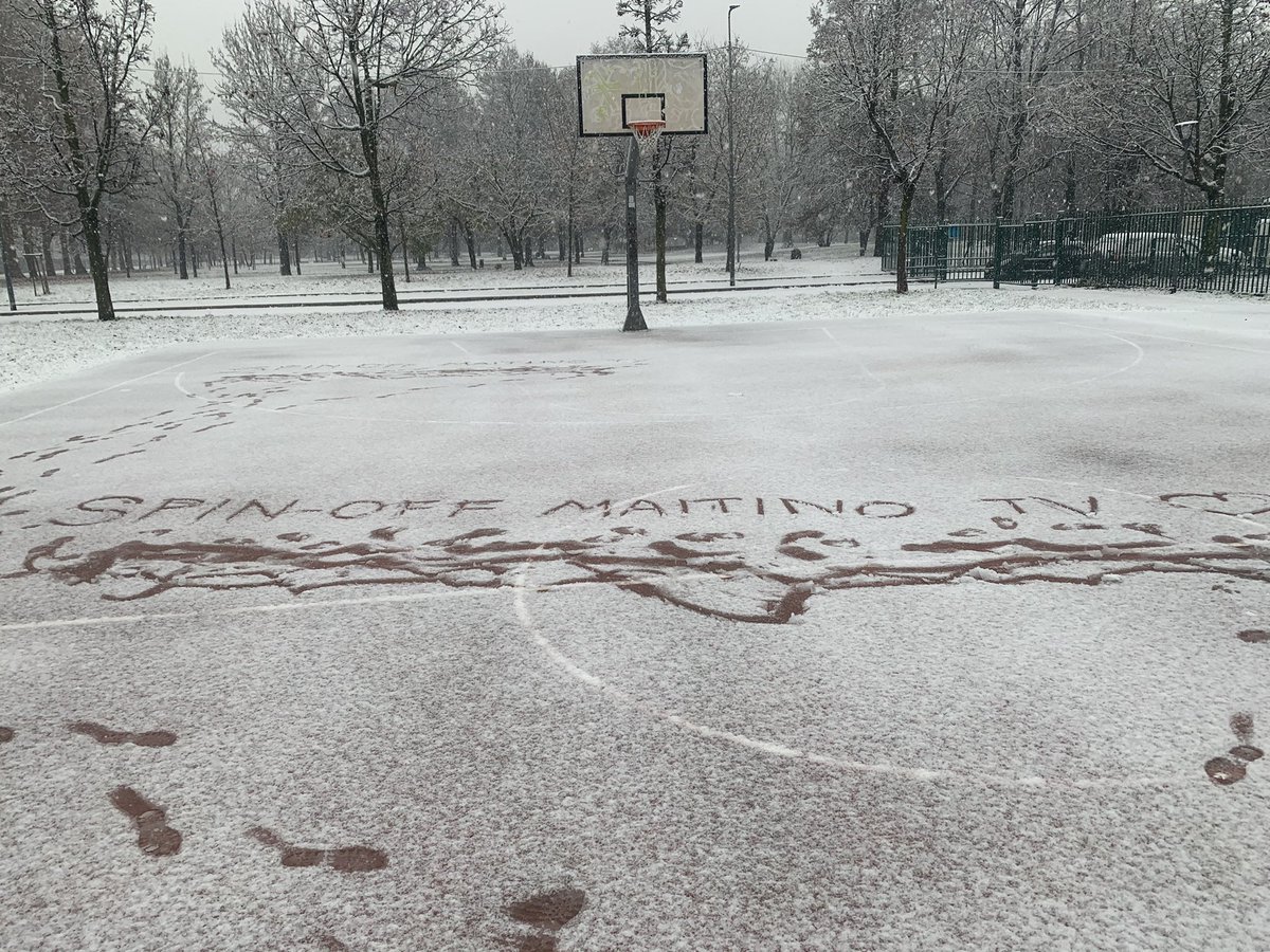 luciana_anasta's tweet photo. La lucha continua y yo escribo #spinoffmaitino sobre la nieve #challenge #writeiteverywhere @AriaBedmar @YleniaBaglietto @verSaenz @sanchezcava https://t.co/0QcO6rpuon