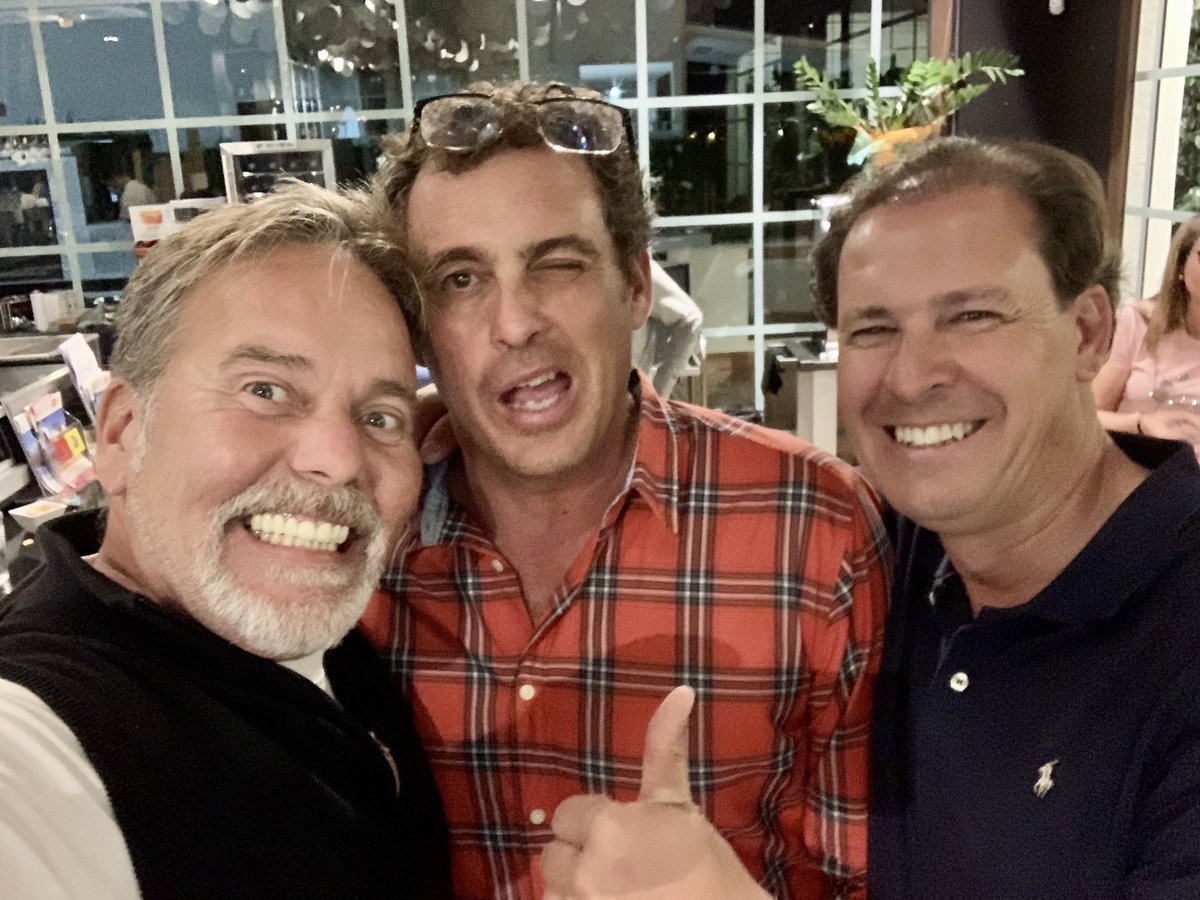 acspain1's tweet photo. Días de golf y risas a morir …un puente exprimido a tope…no puedo con mi vida 😂😂 #resacon #vamonosdecañas #golfporn https://t.co/P4I4IEgRQN