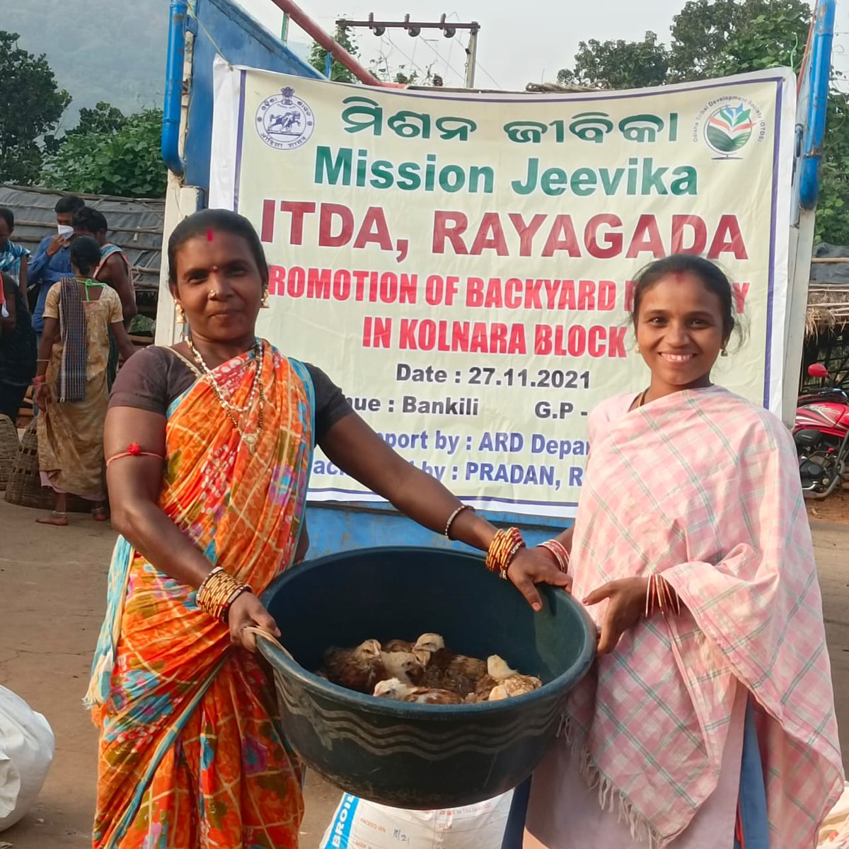 stscotds's tweet photo. Backyard poultry support was provided to 99 beneficiaries in Bankili GP, Kolnara block under Mission Jeevika by ITDA Rayagada with technical support of ARD Dept. and OPOLFED

@CMO_Odisha @TribalAffairsIn @SecyChief @IPR_Odisha @MoSarkar5T @saraka_fan @stscdev https://t.co/q0WCwhWWuQ