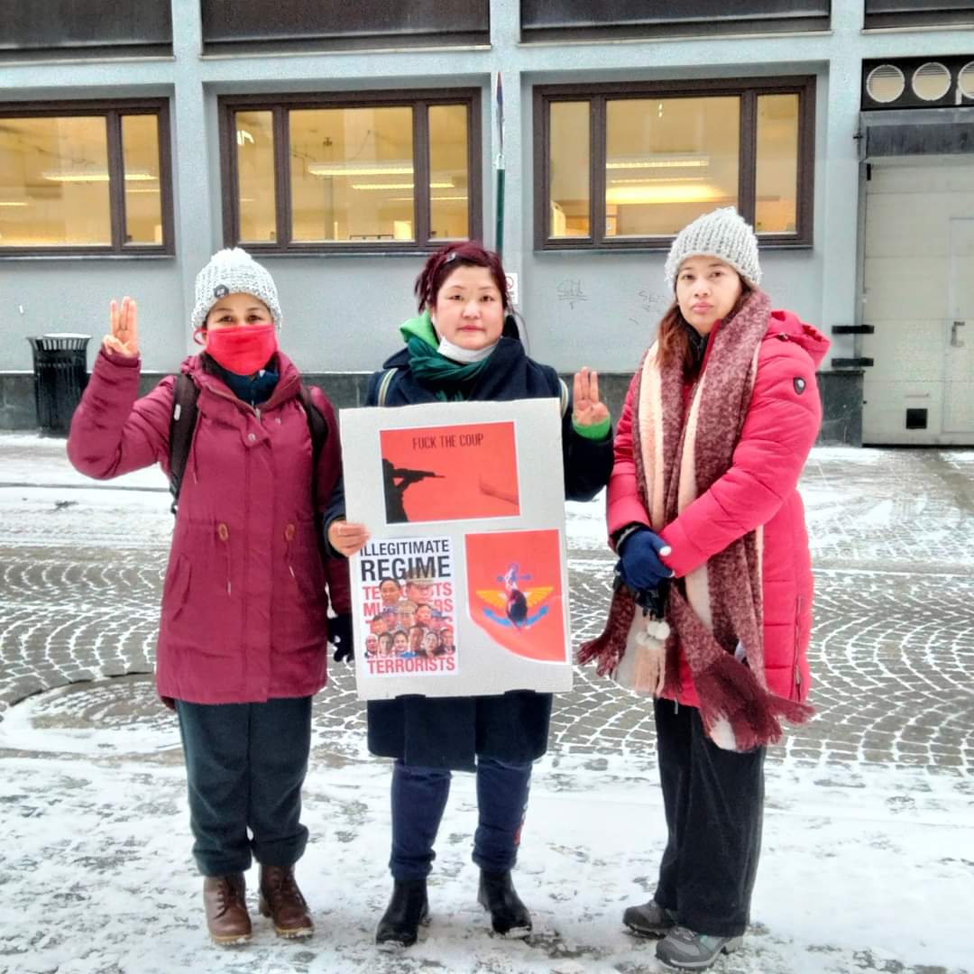 I'm front of Burmese embassy in #Oslo of Norway , revolutionary people staged anti-SAC demonstration today .
#EndImpunity 
#Dec8Coup 
#WhatsHappeningInMyanmar