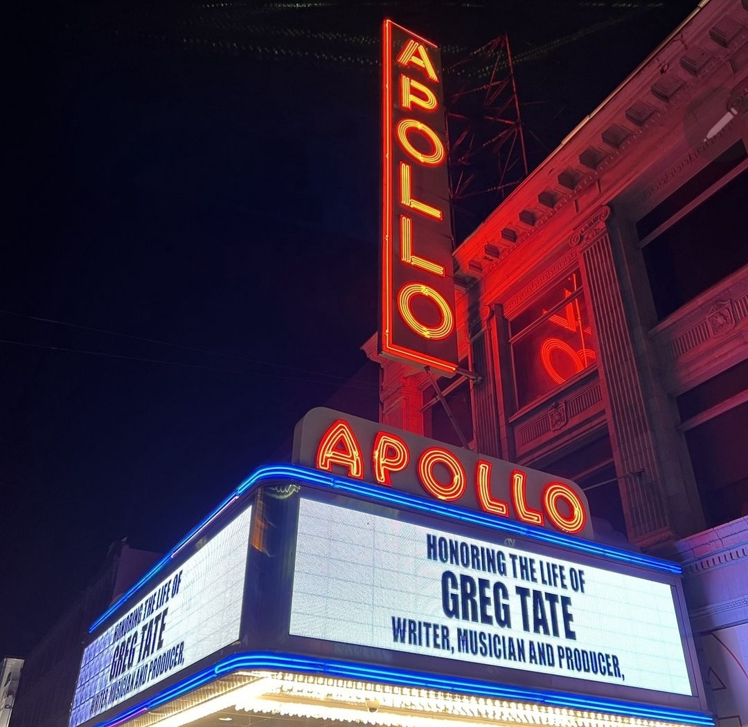 BKAINerd's tweet photo. Honorable tribute for Greg Tate at the Apollo RN. Every entertainment writer I am a huge fan of, they ARE &amp; was inspired by him. He was a mentor, writer and dear friend to many I know in media. His music and exceptional way with words will be greatly missed. #RIPGregTate https://t.co/jWCDvKZ2KC