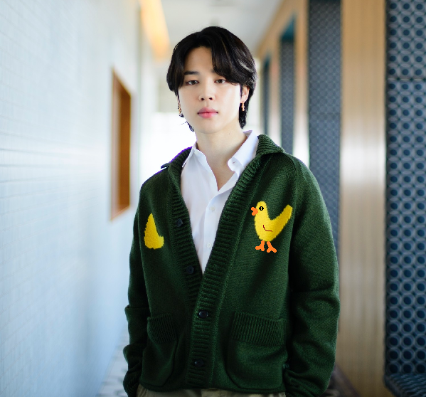 faralmen's tweet photo. Look, I KNOW #JIMIN is wearing #LouisVuitton here.
But just hear me out: 🐤
#BTSxDISPATCH https://t.co/1tSu9jo50h