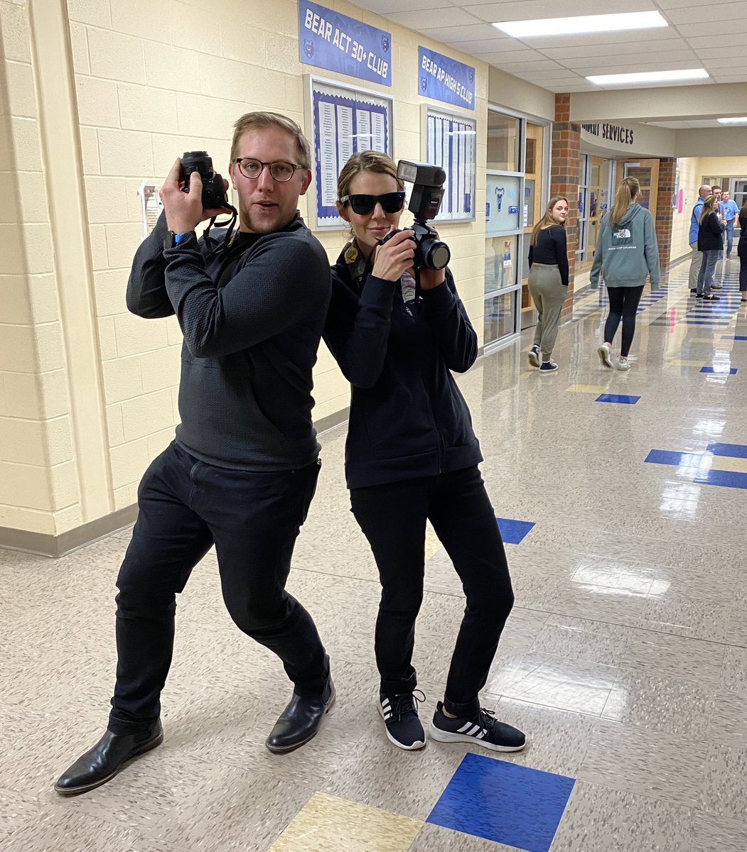 sarahnethero's tweet photo. Feeling the spirit for “blue carpet” day #obhsscience #spiritweek #berlinpride https://t.co/jUlvTEQvJQ
