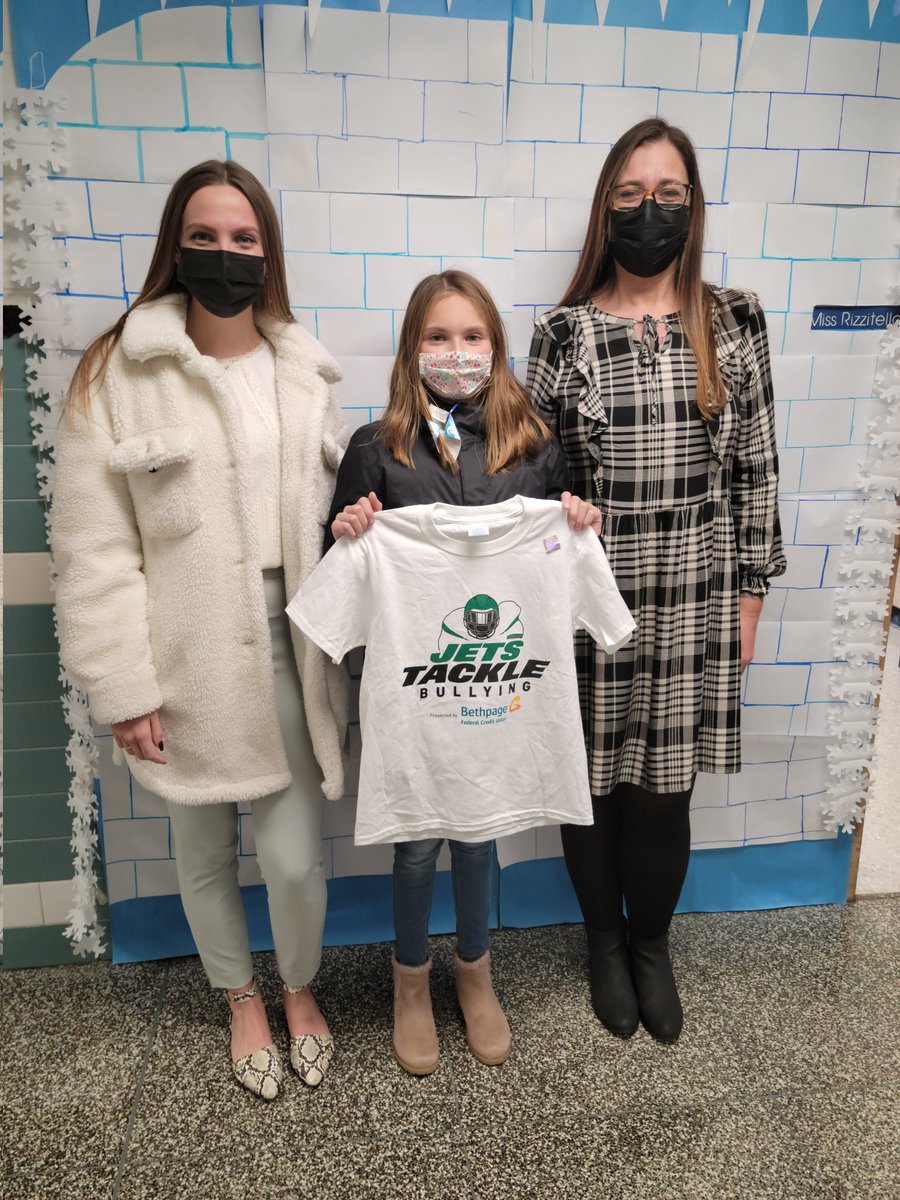pedalpowerrich's tweet photo. Congratulations to Ella for being West Dover's December Jets Upstander of the Month. Keep up the awesome work Ella! @mpallenVII @wearetrschools @LoveBethpage @nyjets @STOMPOutBullyng #JetsTackleBullying https://t.co/NIt0P2dKwN