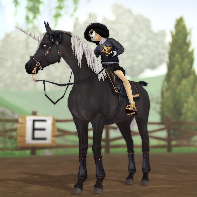 rachiegames's tweet photo. introducing my new @StarStable horses darkgold and cakedust !! when i first saw these horses announced i thought they looked like wedding cakes but like fancy weddings cakes ;) i’m in love !! so gorgeous !
#sso #starstable #starstableonline https://t.co/qRTm1iu3IN