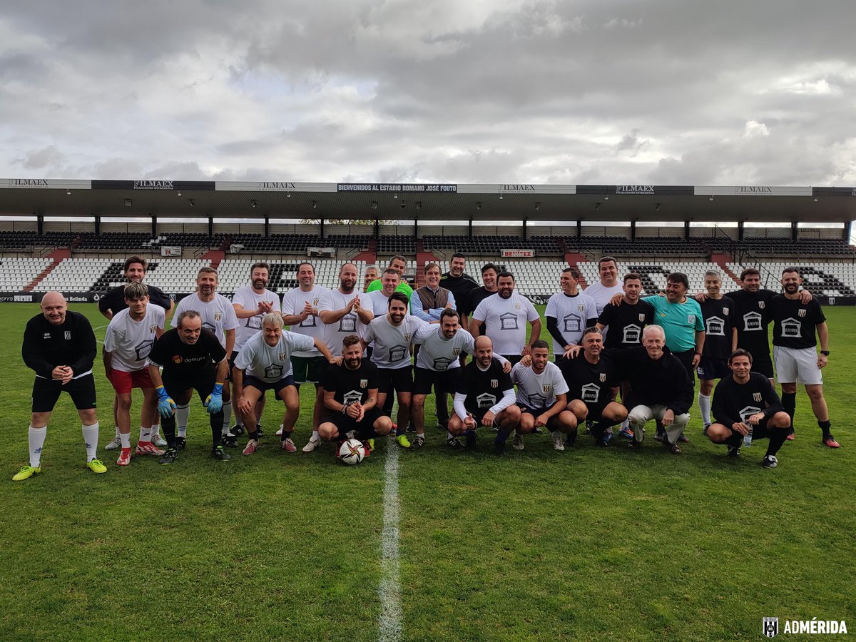 Merida_AD's tweet photo. 📸 Gran jornada en el Romano José Fouto con nuestros patrocinadores en el evento organizado por el #ADMeridaBusinessClub
⚽️ En el evento estuvieron presentes el propietario de la entidad, Mark Heffernan, el presidente @puertas_puertas y el director general @NachoAdm https://t.co/zn3vh7SPVr