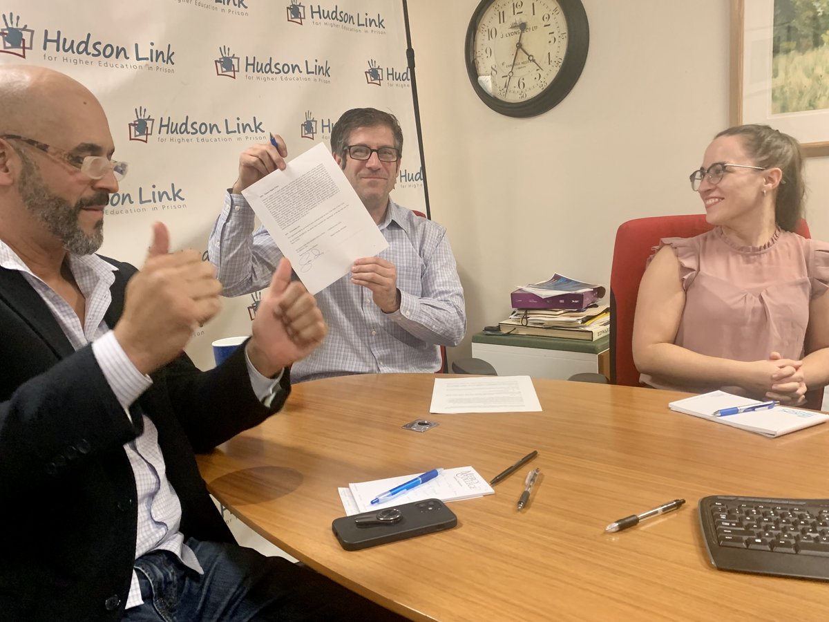 HudsonLink's tweet photo. Hudson Link has finalized agreements with SUNY Empire and Lehman College in order to create more opportunities for our alumni to finish their degrees after returning home. Thank you to our two new college partners for helping us find new ways to support our students! https://t.co/0hUxWSZfSN