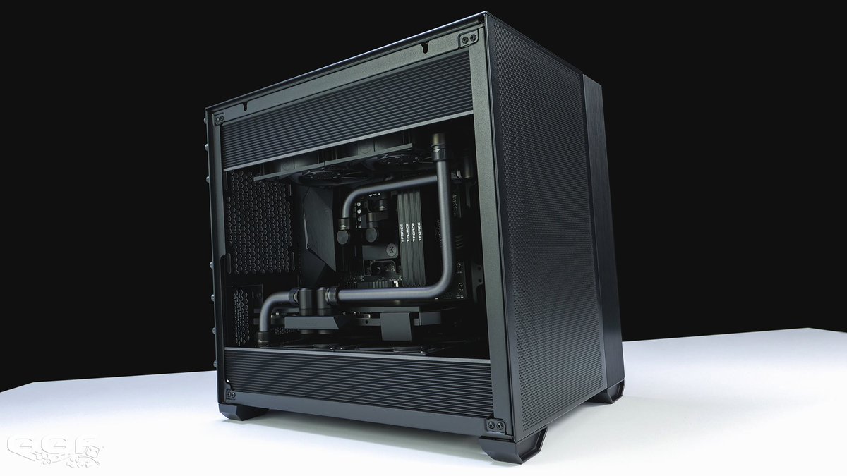 Guess where the pump/res is hidden on this black out O11 AIR MINI build?
cr: GGFevents