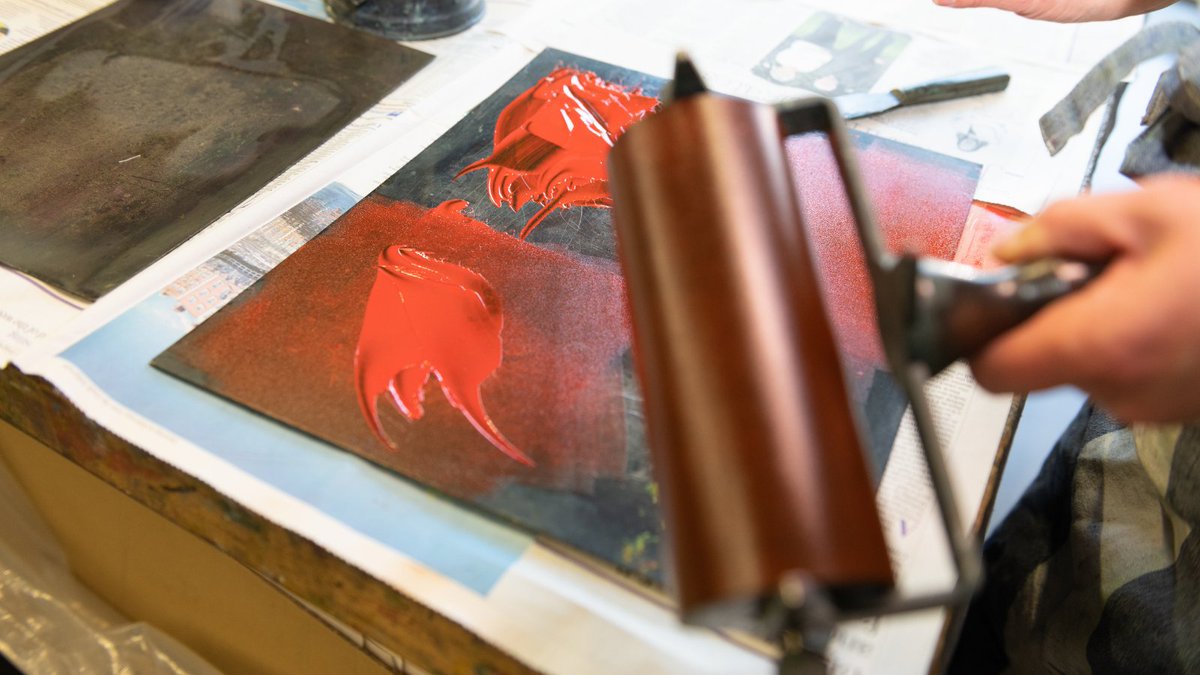 Get creative with us!

This weekend workshop will give you an introduction to both Monoprint and Drypoint printmaking techniques. 

You will begin with single layer black &amp; white prints and work up to multi-layer pieces.

bit.ly/2sdQzBD

#Printmaking #Monoprint #Drypoint