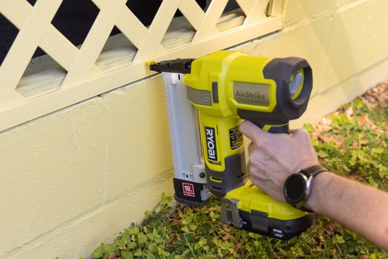 ProToolReviews's tweet photo. If you are looking for a reliable narrow crown #stapler, look no further than #Ryobi P361 which offers a rock solid tool for a great price. https://t.co/f9bNZIJNu3
#ryobitools #ryobination #tools #powertools #DIY #staplers #projects #protoolreviews #carpenters #woodworking https://t.co/VtFc6AgHTk