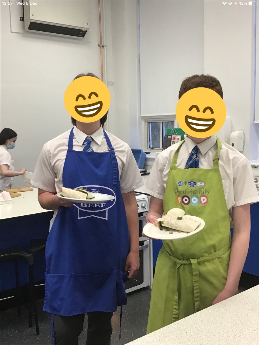 HolyroodHomeEc's tweet photo. #LambforStAndrewsDay Well done to our S3 pupils for making these yummy Scotch lamb and garlicky pea wraps! @MakeItScotchSc @iaas_scotland Huge thanks to Quality Meat Scotland 🥩🏴󠁧󠁢󠁳󠁣󠁴󠁿 https://t.co/XXi4aVfODq