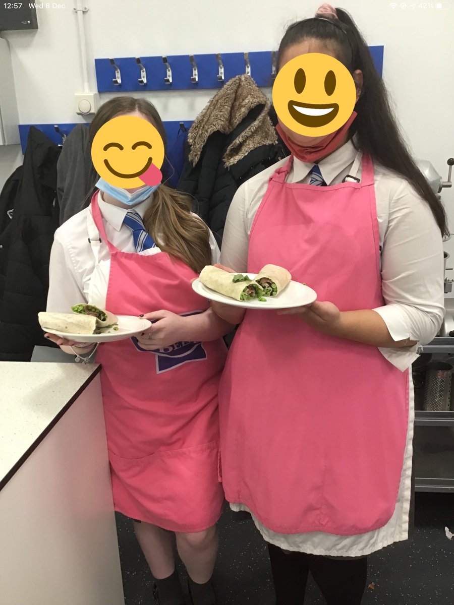 HolyroodHomeEc's tweet photo. #LambforStAndrewsDay Well done to our S3 pupils for making these yummy Scotch lamb and garlicky pea wraps! @MakeItScotchSc @iaas_scotland Huge thanks to Quality Meat Scotland 🥩🏴󠁧󠁢󠁳󠁣󠁴󠁿 https://t.co/XXi4aVfODq