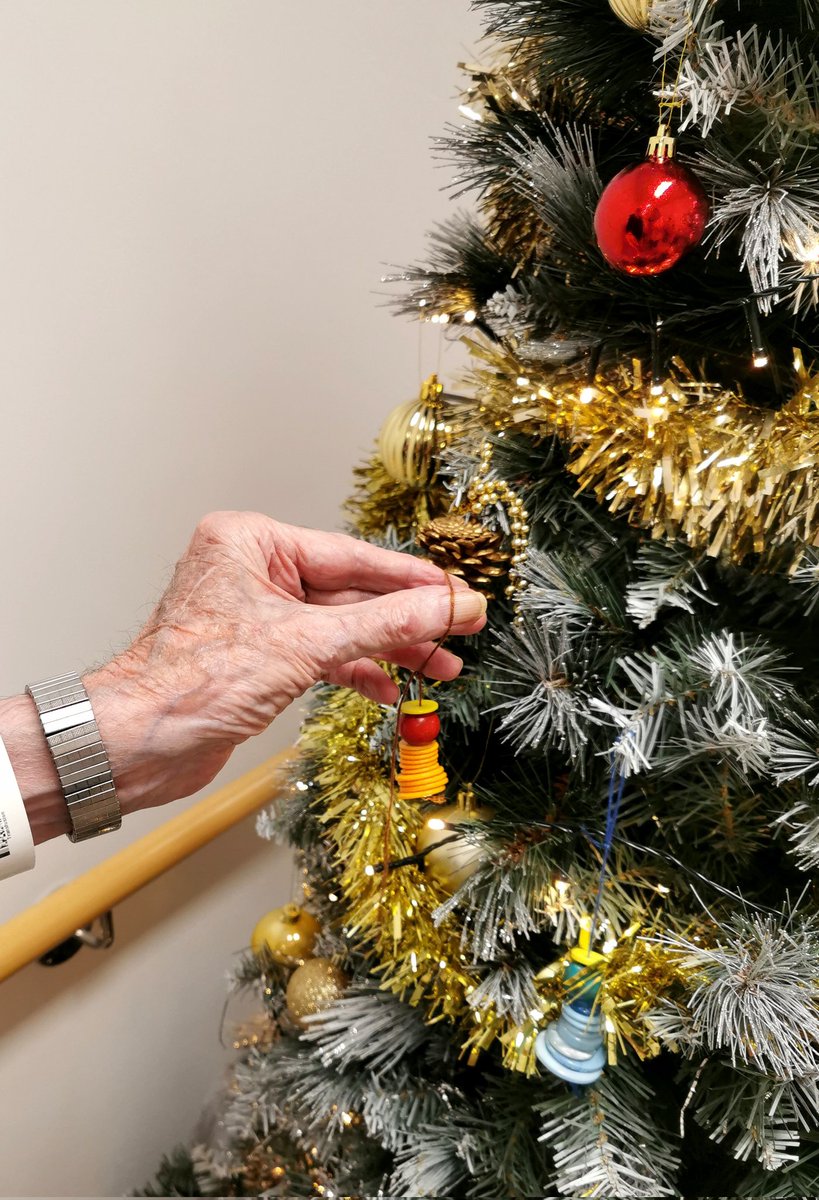 Getting into the Christmas spirit in MISA this morning despite Storm Barra. 🎅 We created angels using buttons in our 'Homeward Bound Group' while listening to Christy Moore. 🎄👼 <a href="/stjamesdublin/">St James's Hospital</a> <a href="/gorman_aoife/">Aoife O' Gorman</a>