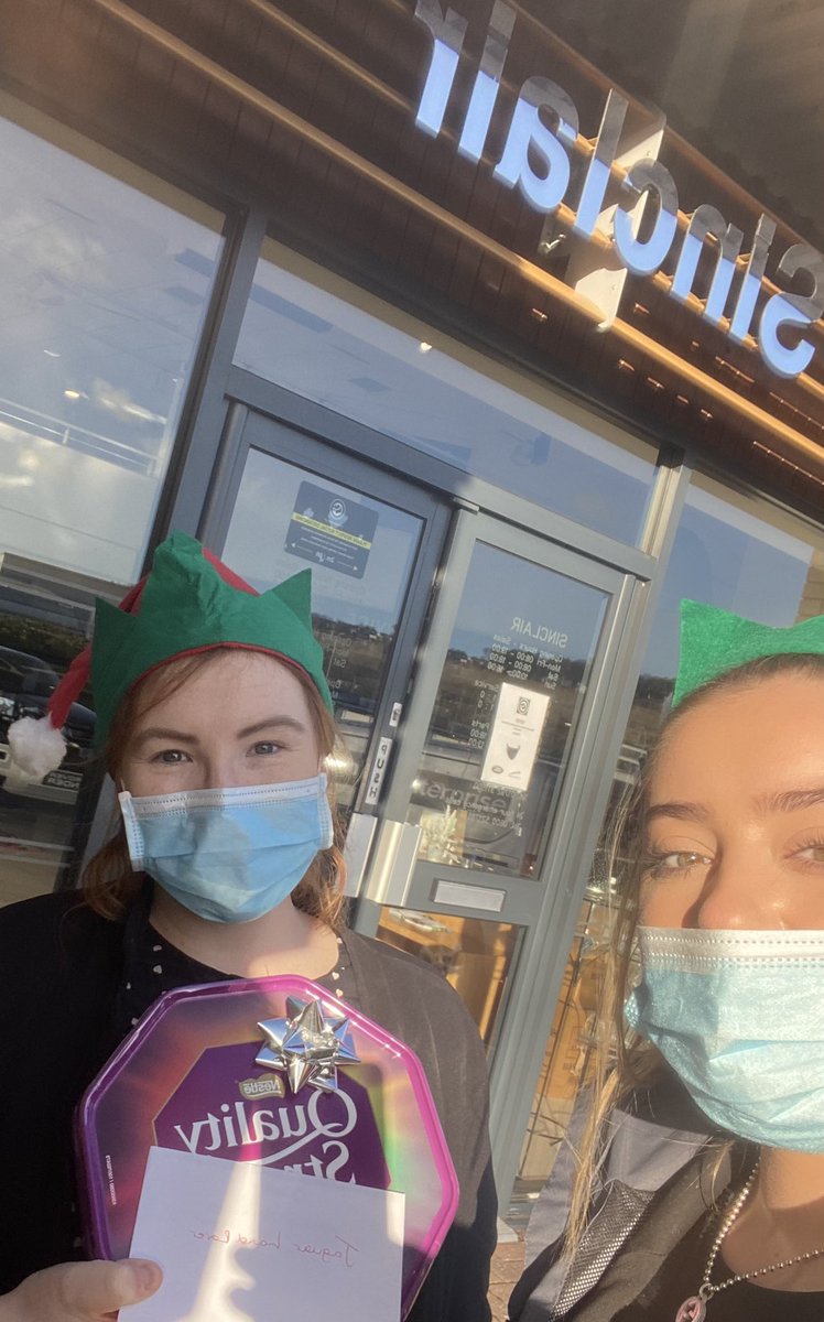 ellie_a_davies's tweet photo. Enterprise elves delivering chocolates and biscuits to some of our accounts this afternoon, Merry Christmas to all from Enterprise Morriston🎅🏼🎄 @DanielleCJ_ERAC @MichelleU5ERAC @EracCymru @SteveWrenU2 https://t.co/7kf74h7mWl